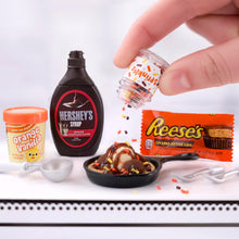 Load image into Gallery viewer, MGA's Miniverse Make It Mini Food Hershey Multipack Mini Collectibles, DIY, Resin Play, Replica Food, NOT Edible, Collectors, 8+